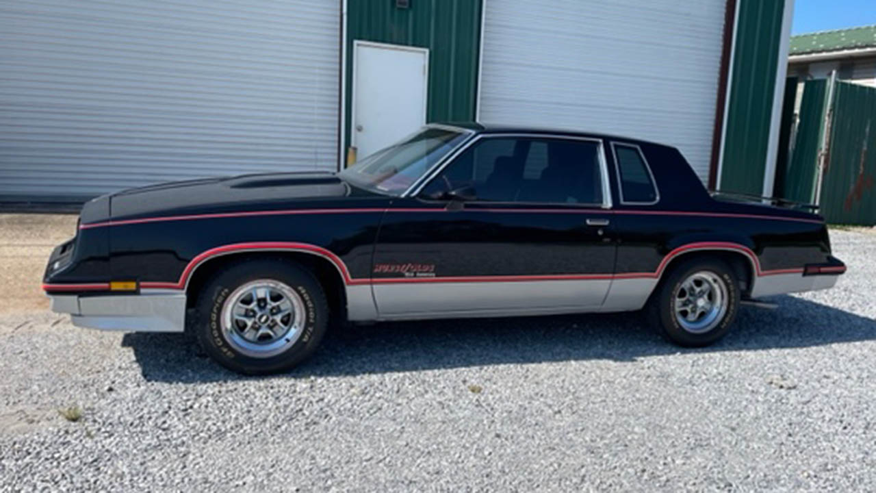 2nd Image of a 1983 OLDSMOBILE CUTLASS CALAIS HURST