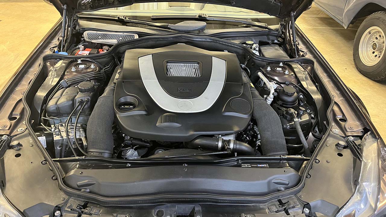 27th Image of a 2011 MERCEDES SL550