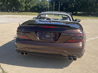 Image 13 of 29 of a 2011 MERCEDES SL550