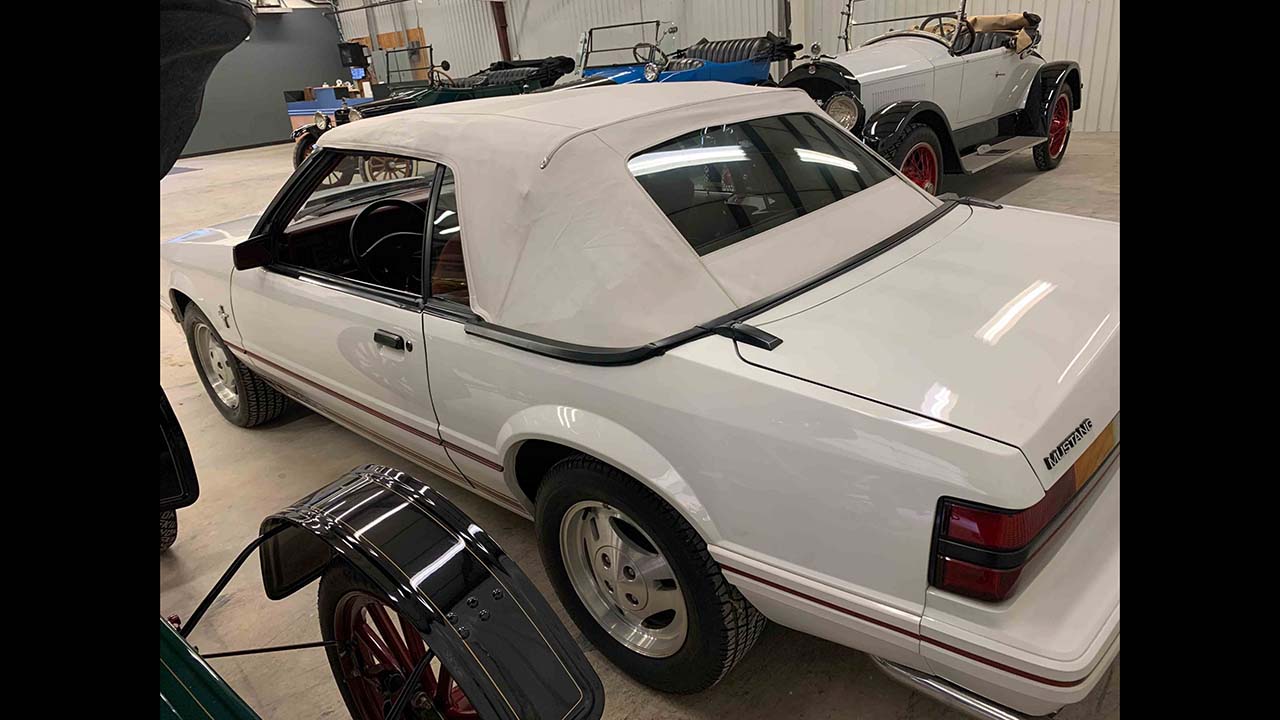 4th Image of a 1984 FORD MUSTANG