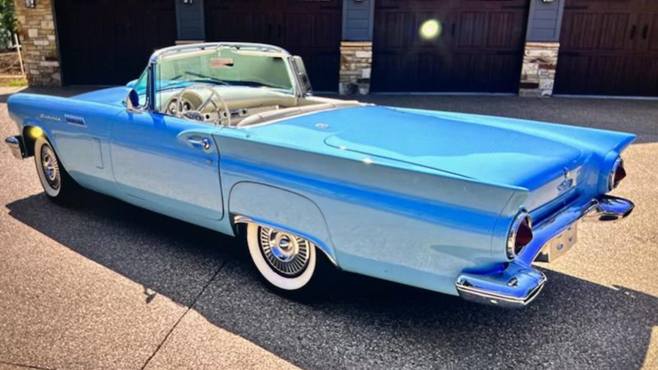 2nd Image of a 1957 FORD THUNDERBIRD