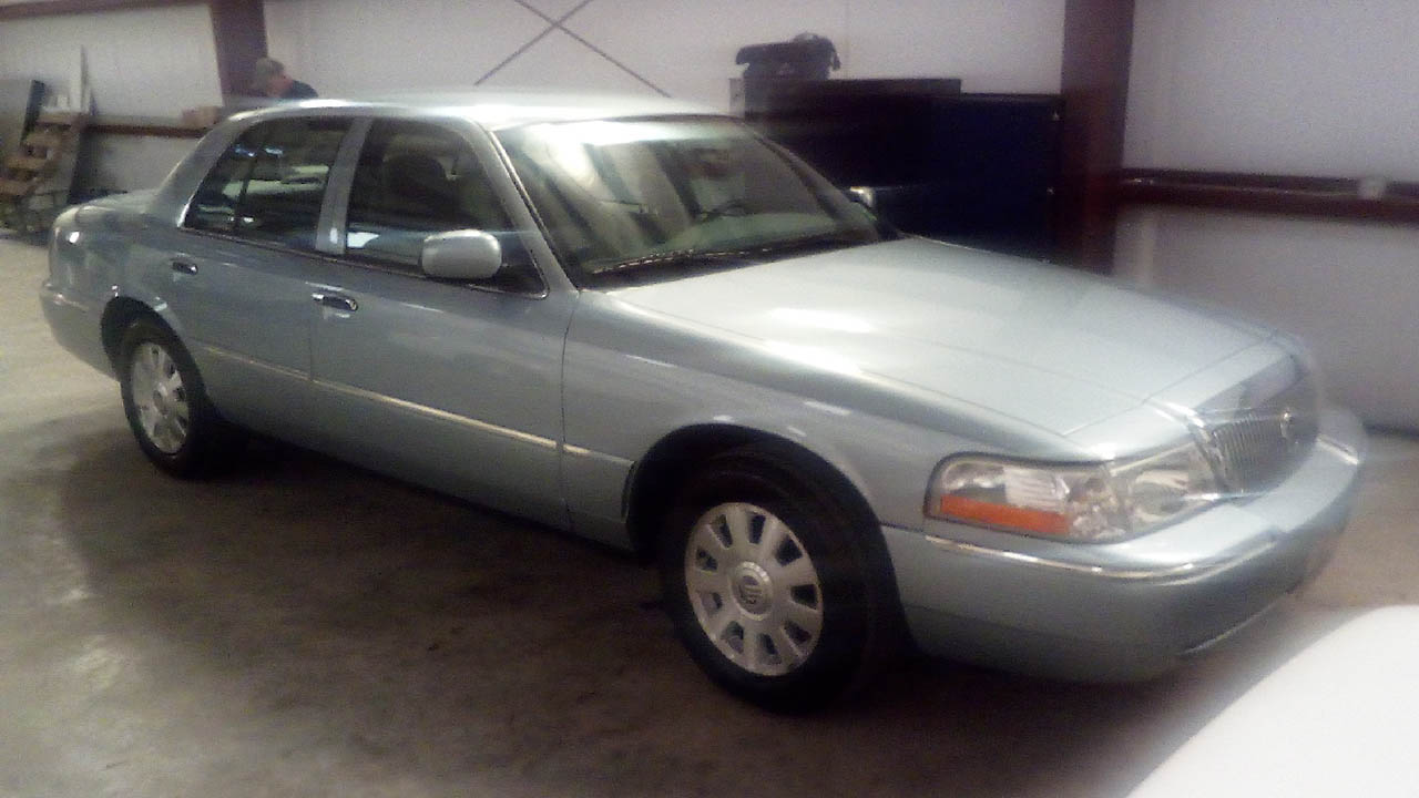 1st Image of a 2004 MERCURY MARQUIS
