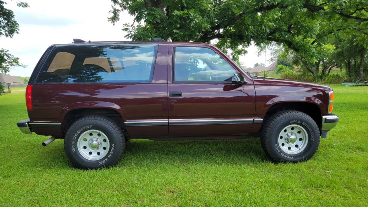 4th Image of a 1992 CHEVROLET BLAZER K1500