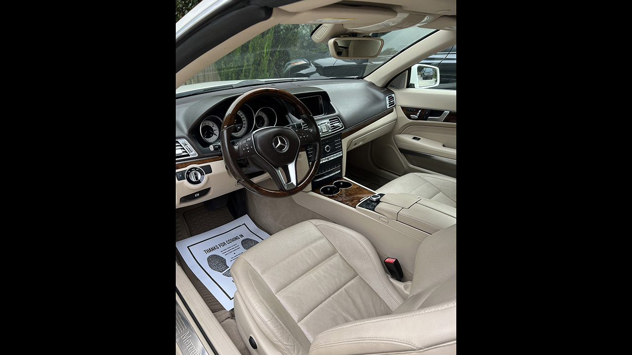 3rd Image of a 2016 MERCEDES-BENZ E-CLASS E400