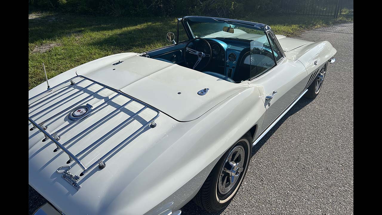 2nd Image of a 1965 CHEVROLET CORVETTE