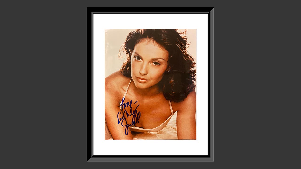 0th Image of a N/A ASHLEY JUDD SIGNED PHOTO -