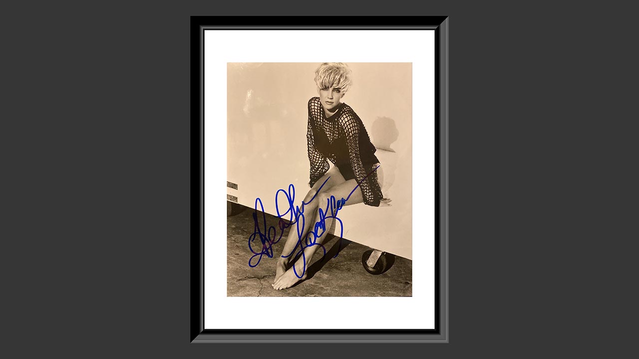 0th Image of a N/A HEATHER LOCKLEAR SIGNED PHOTO