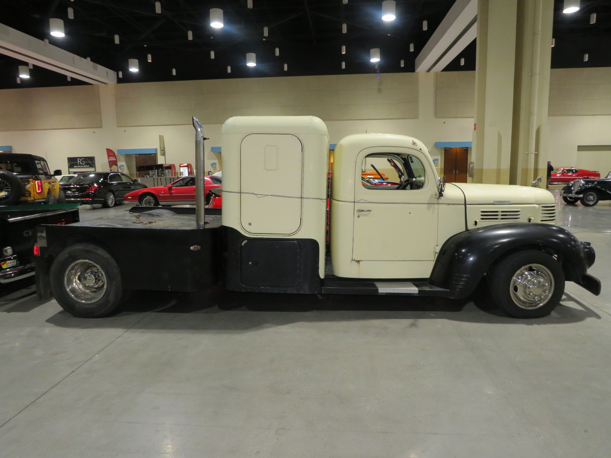 2nd Image of a 1946 DODGE BROTHERS