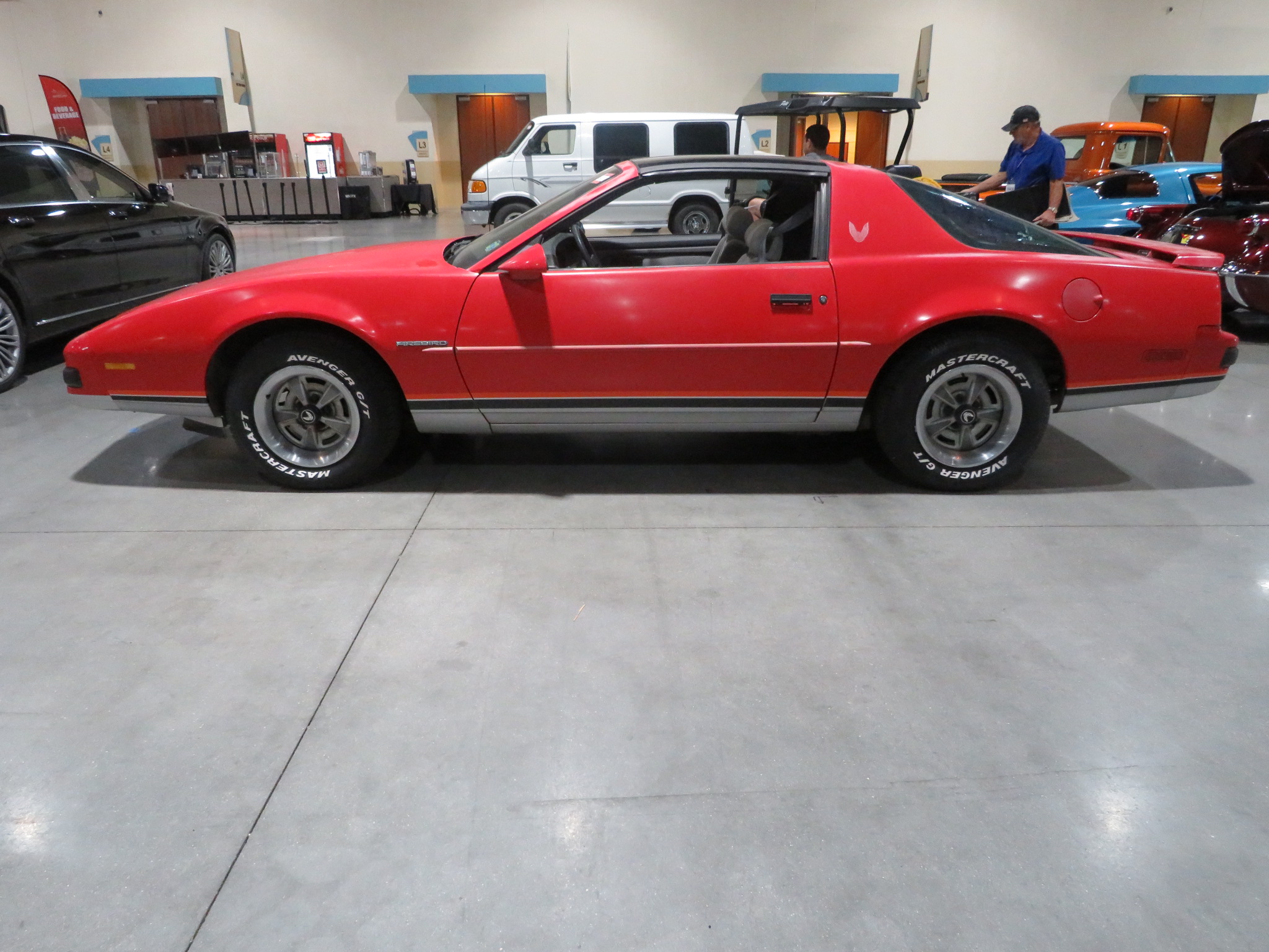 2nd Image of a 1987 PONTIAC FIREBIRD