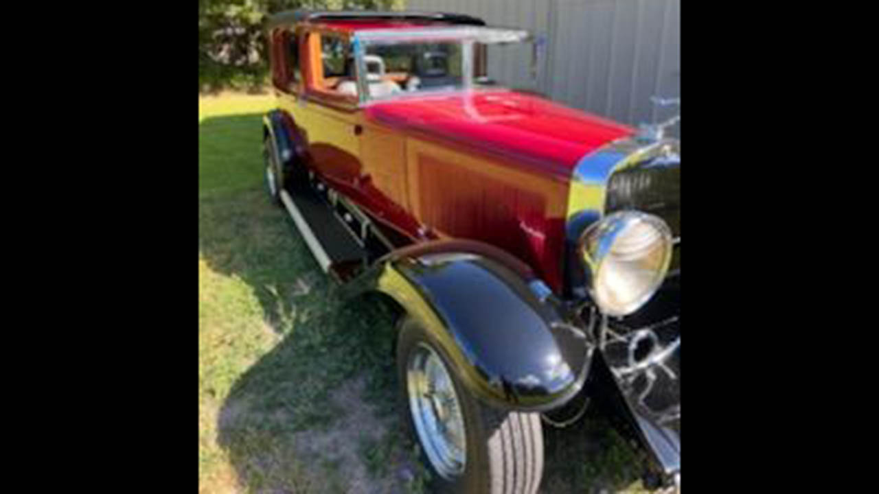 2nd Image of a 1930 CADILLAC LIMO