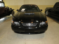 Image 3 of 13 of a 2002 FORD MUSTANG