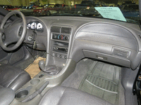 Image 7 of 13 of a 2002 FORD MUSTANG