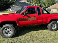 Image 1 of 3 of a 1985 TOYOTA PICKUP SR5