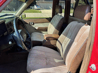Image 3 of 3 of a 1985 TOYOTA PICKUP SR5