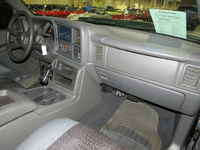 Image 6 of 12 of a 2003 CHEVROLET SILVERADO 1500