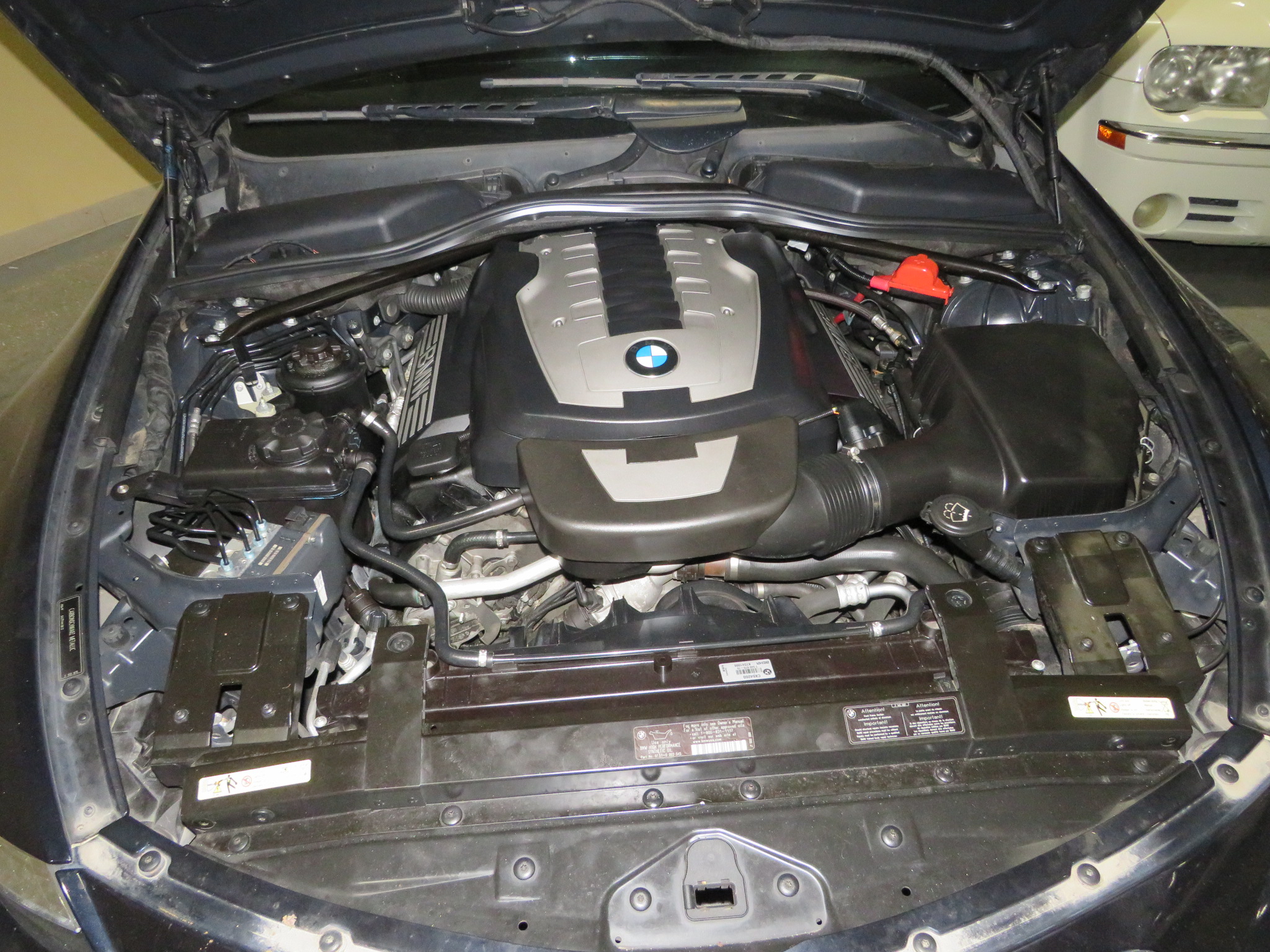 13th Image of a 2009 BMW 650I