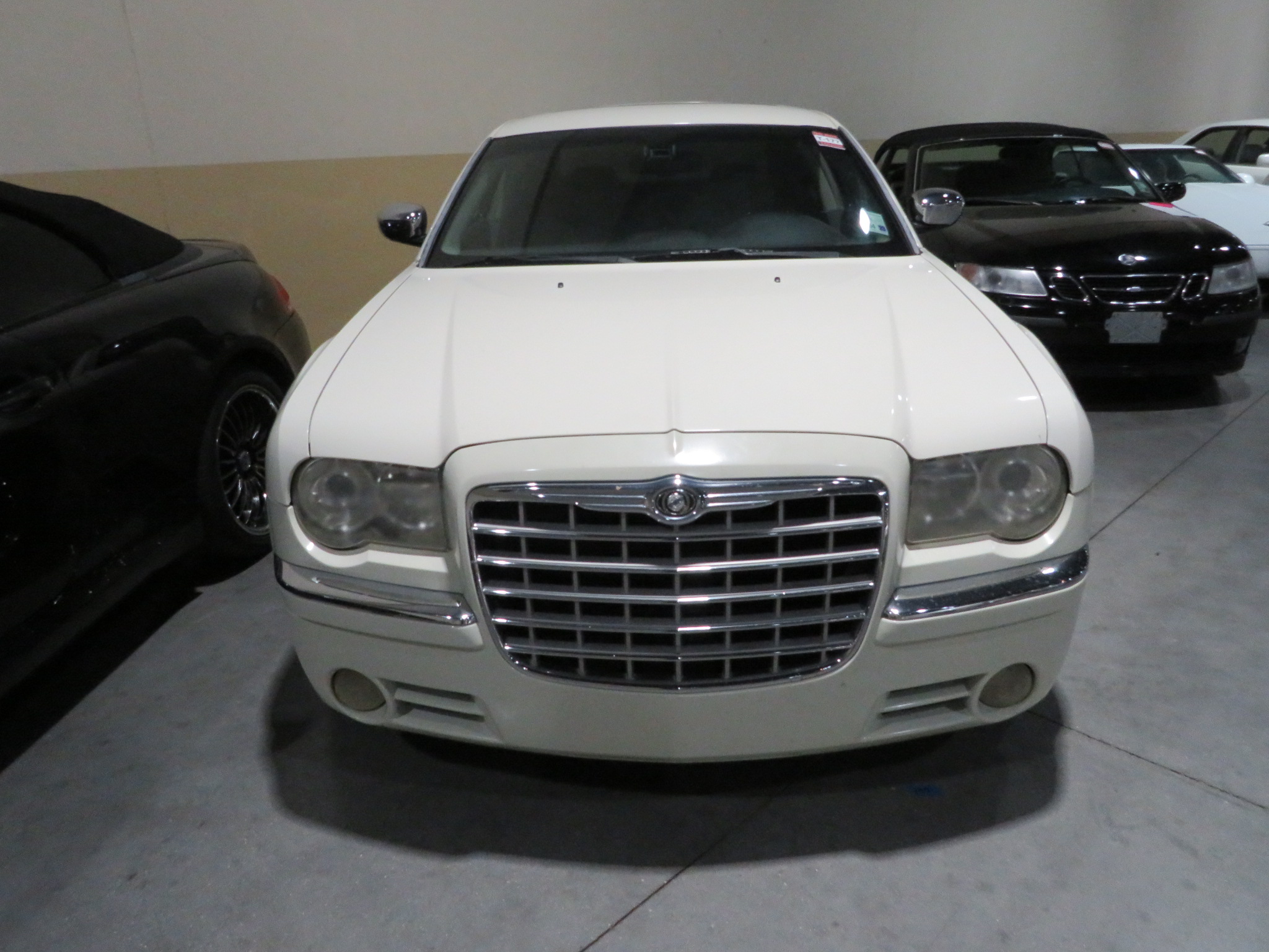 2nd Image of a 2007 CHRYSLER 300