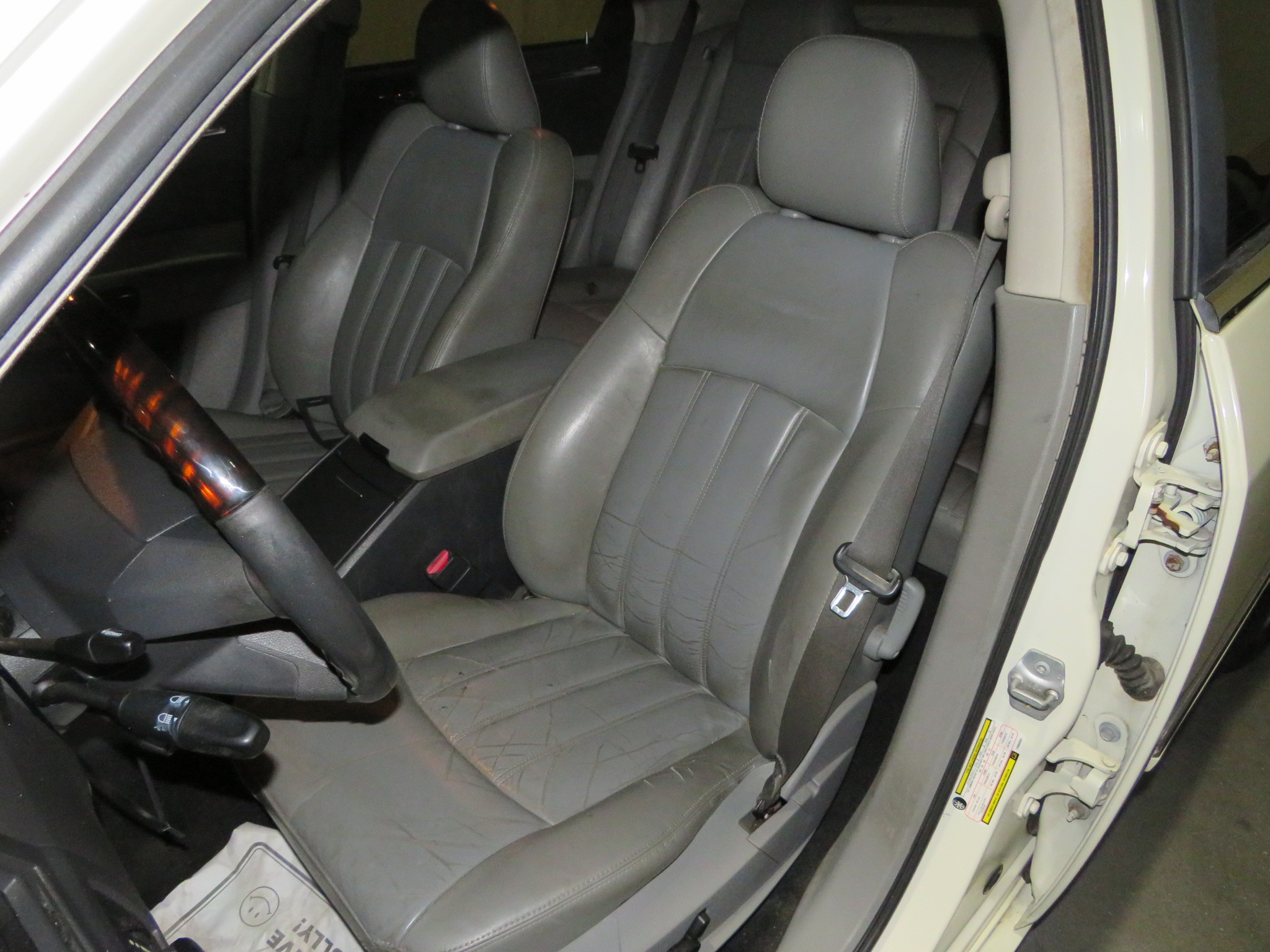 6th Image of a 2007 CHRYSLER 300