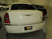 Image 4 of 13 of a 2007 CHRYSLER 300