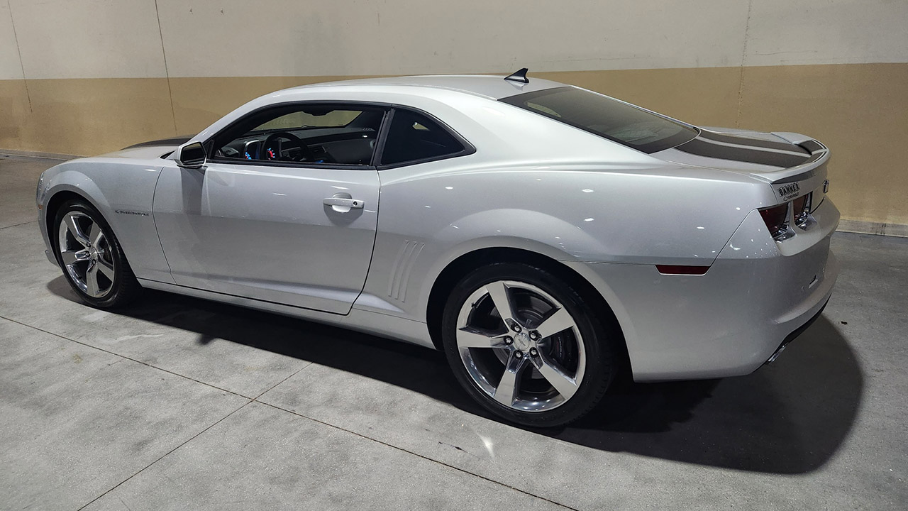 7th Image of a 2010 CHEVROLET CAMARO 2SS