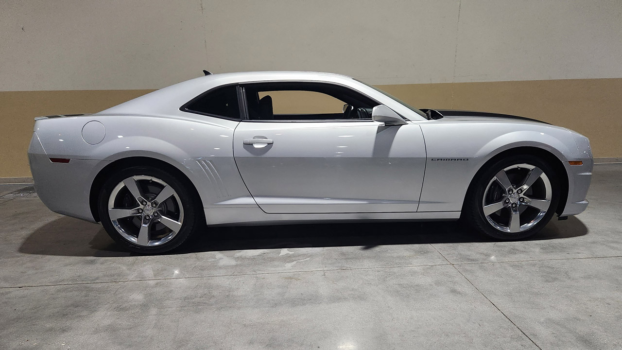 8th Image of a 2010 CHEVROLET CAMARO 2SS