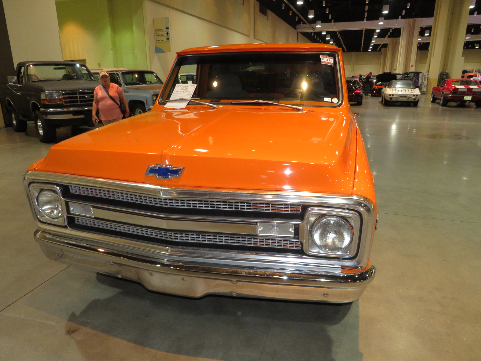 2nd Image of a 1969 GMC CHEYENNE