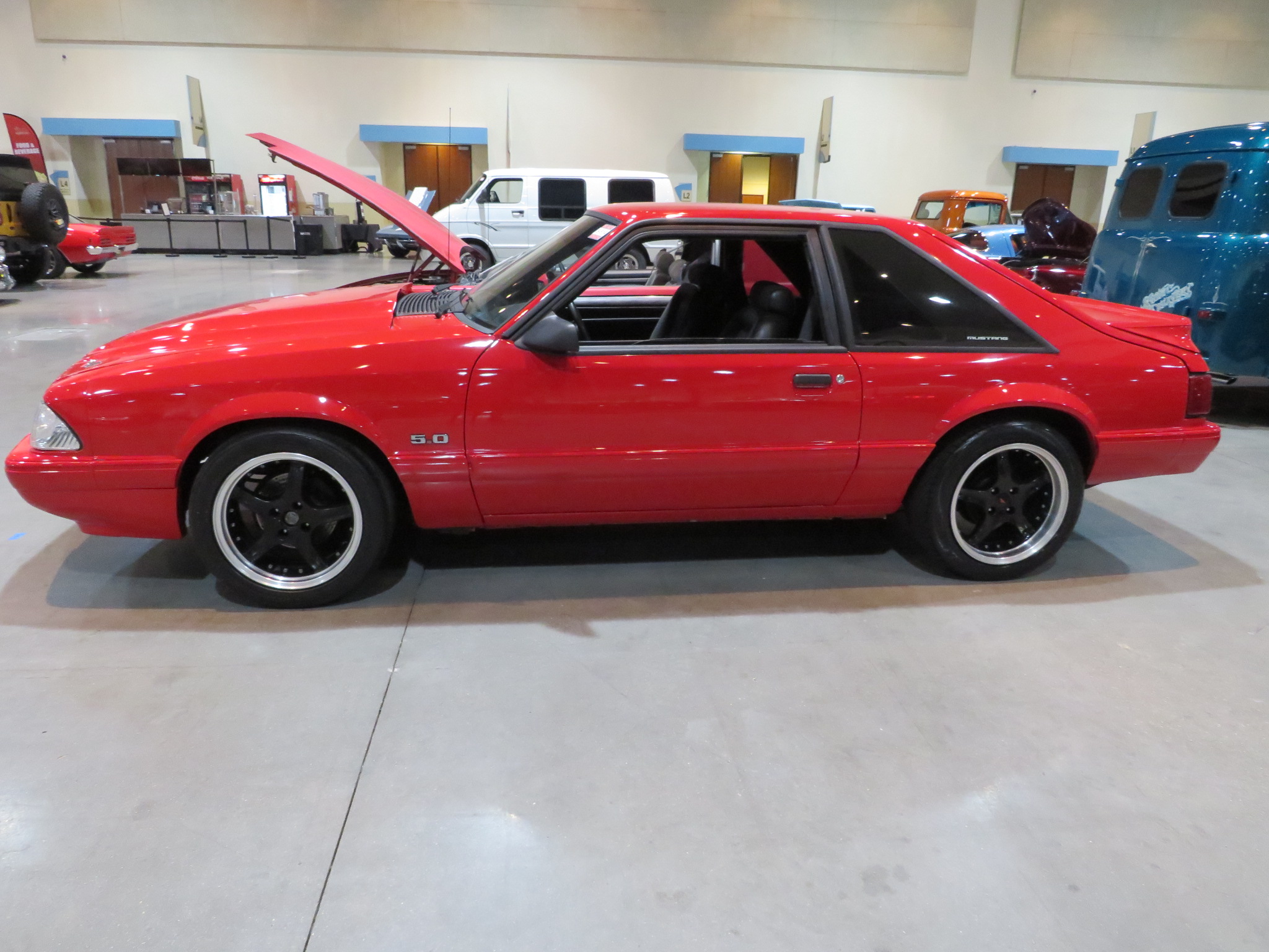 2nd Image of a 1989 FORD MUSTANG LX