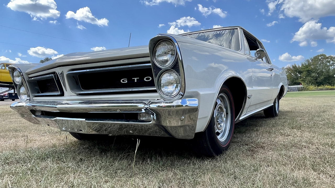 2nd Image of a 1965 PONTIAC GTO