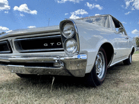 Image 3 of 9 of a 1965 PONTIAC GTO