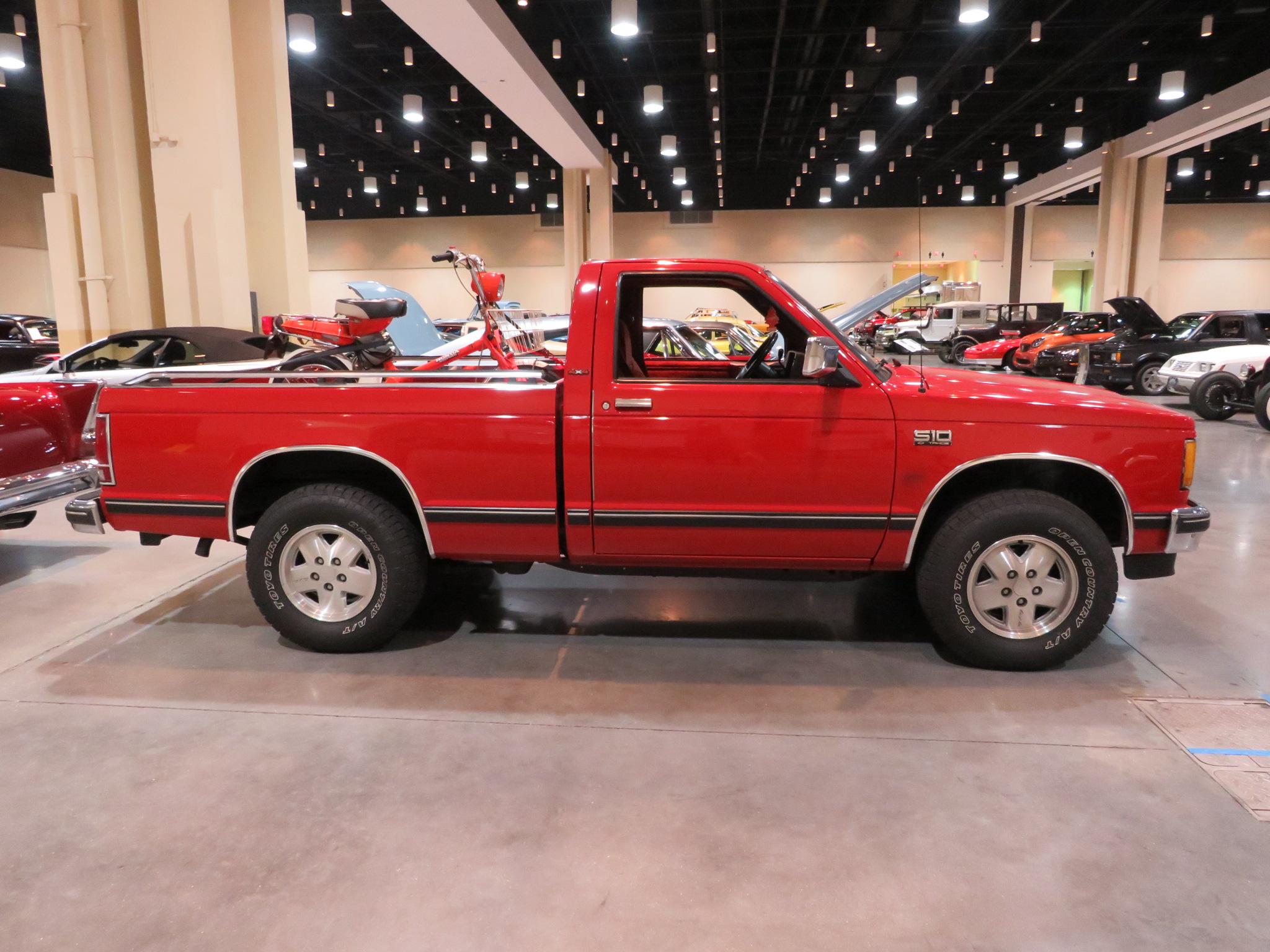 2nd Image of a 1988 CHEVROLET S10