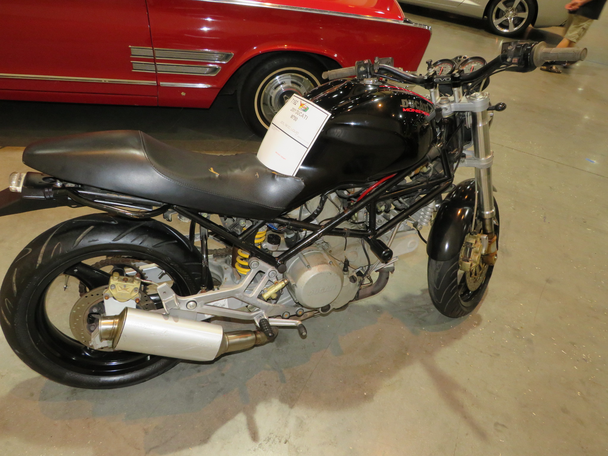 3rd Image of a 2001 DUCATI M750
