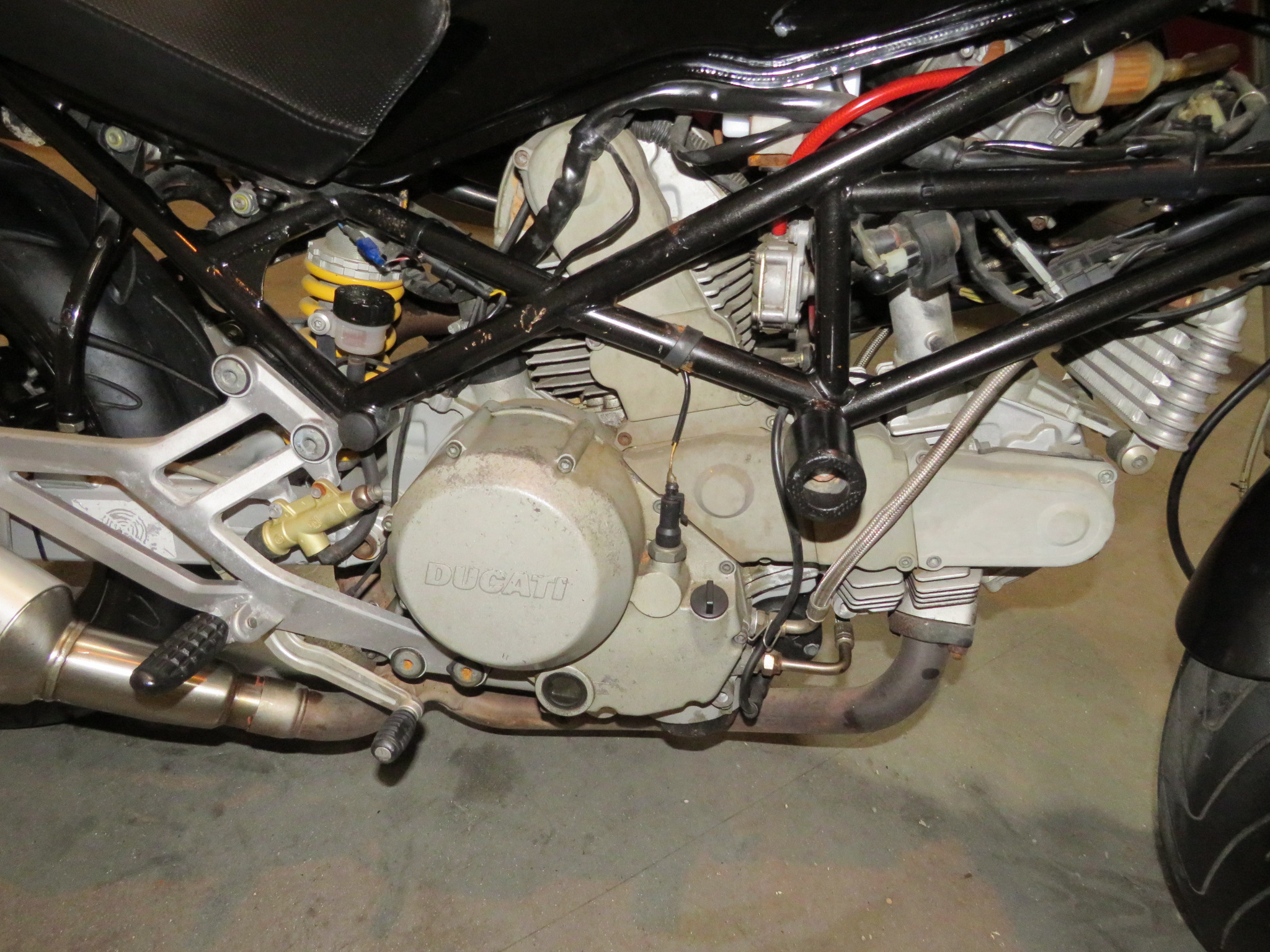 4th Image of a 2001 DUCATI M750