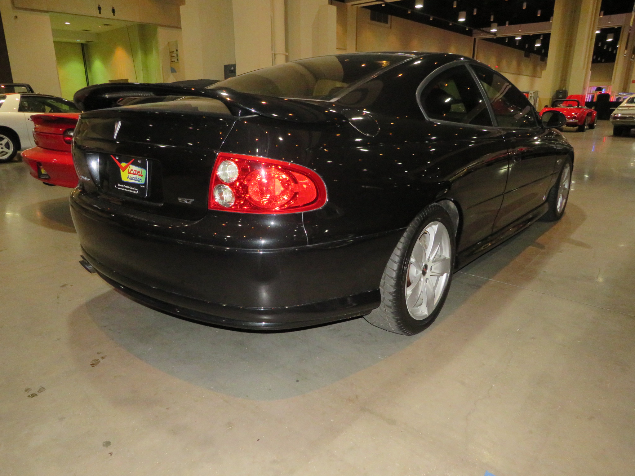 1st Image of a 2004 PONTIAC GTO