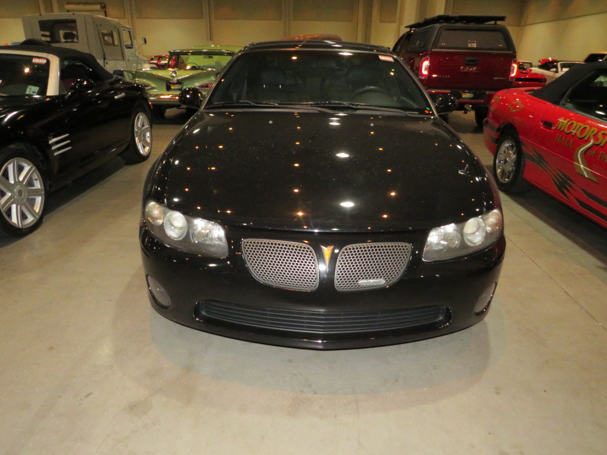 2nd Image of a 2004 PONTIAC GTO