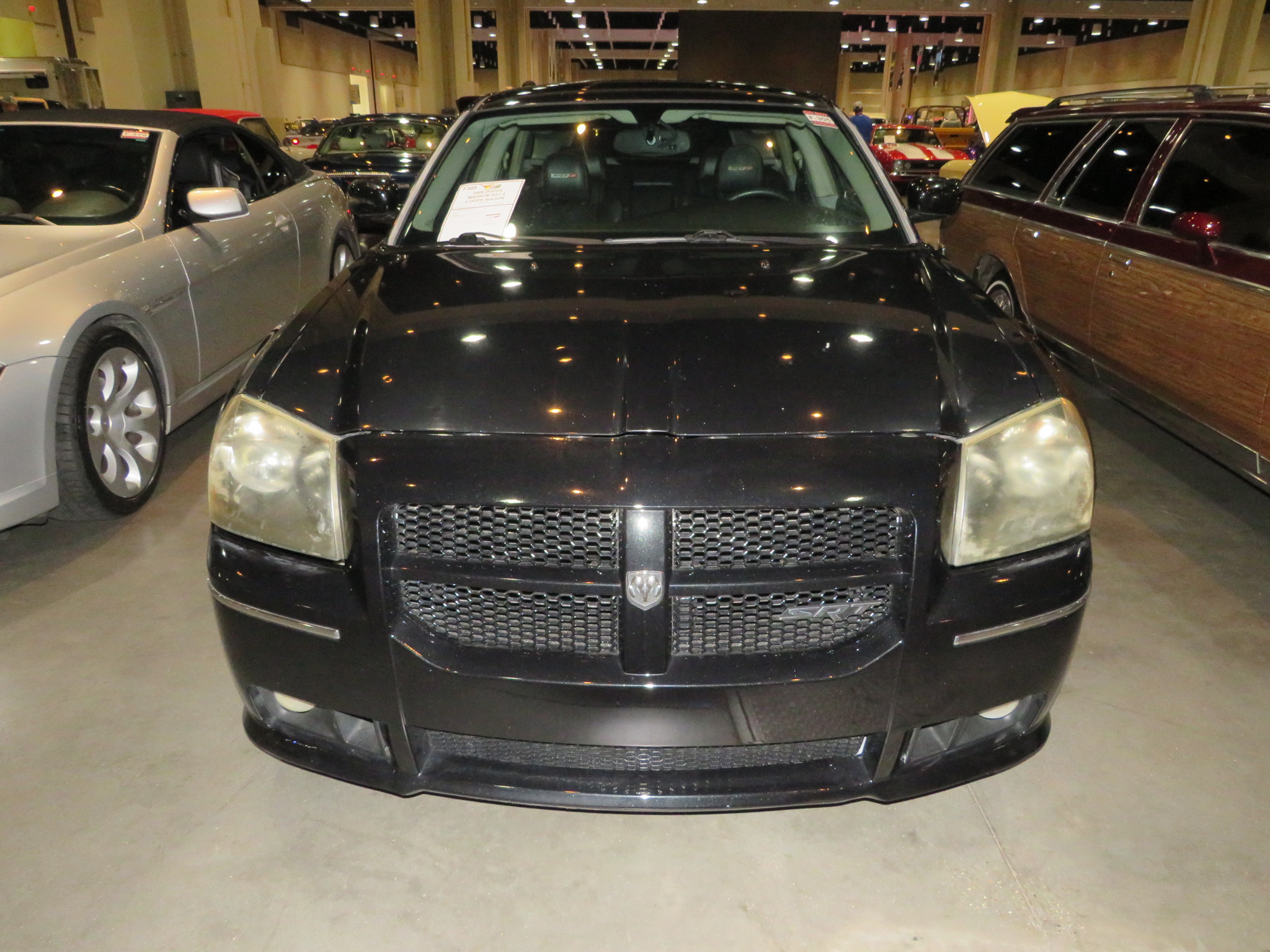 2nd Image of a 2006 DODGE MAGNUM SRT-8