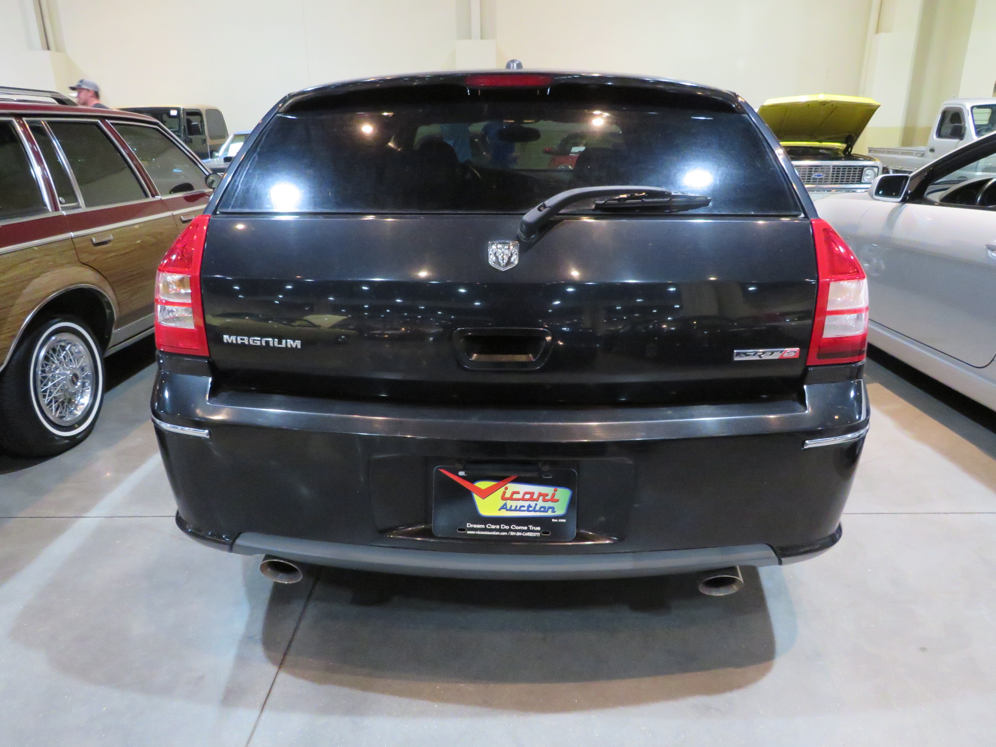 3rd Image of a 2006 DODGE MAGNUM SRT-8