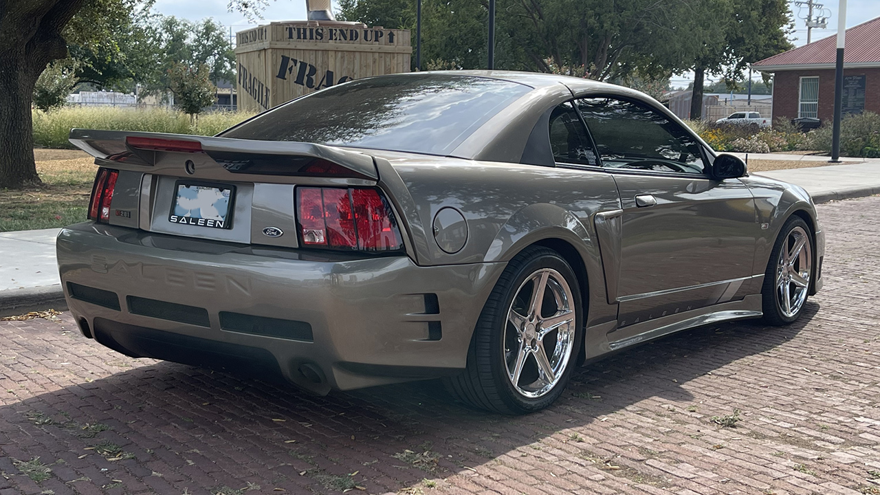 3rd Image of a 2002 FORD MUSTANG GT PREMIUM
