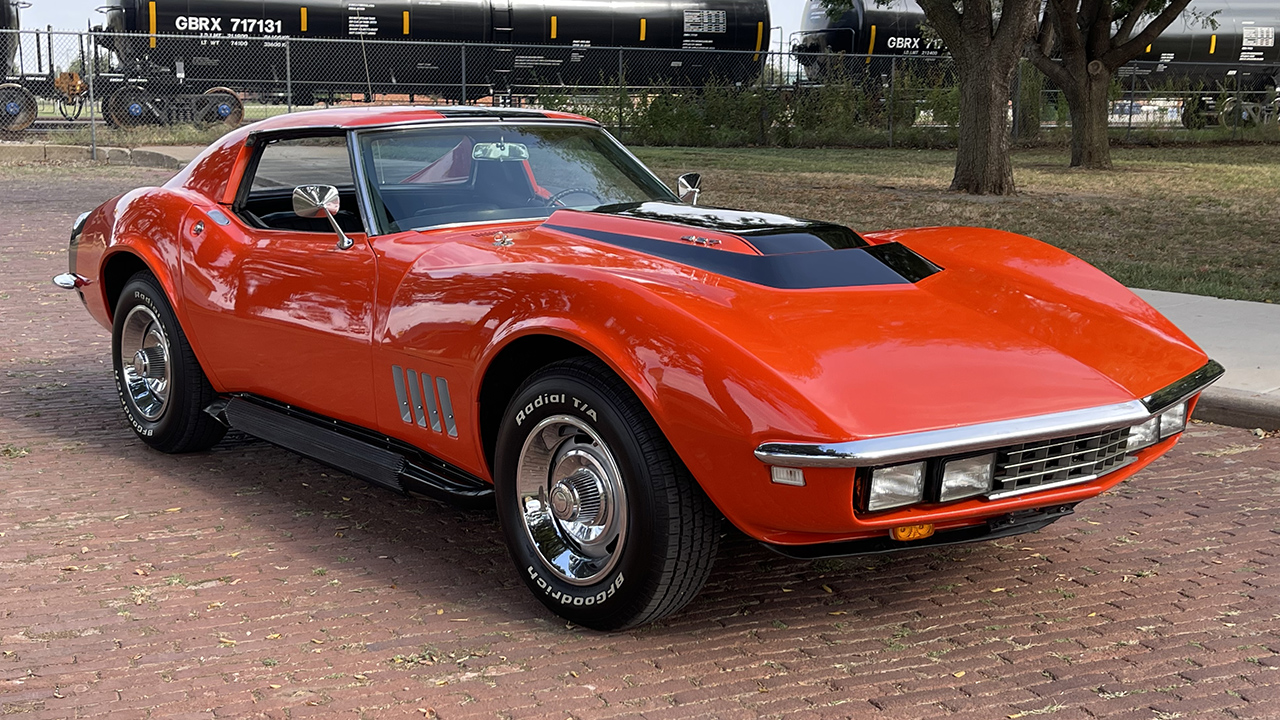 1st Image of a 1968 CHEVROLET CORVETTE