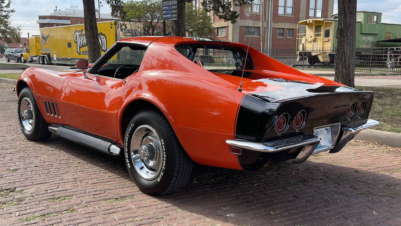 2nd Image of a 1968 CHEVROLET CORVETTE