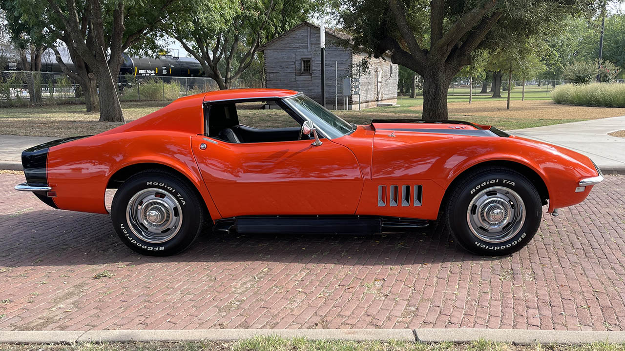 4th Image of a 1968 CHEVROLET CORVETTE