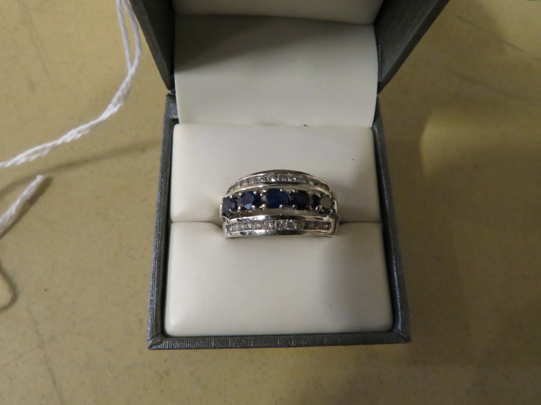 0th Image of a N/A WHITE GOLD SAPPHIRE DIAMOND RING