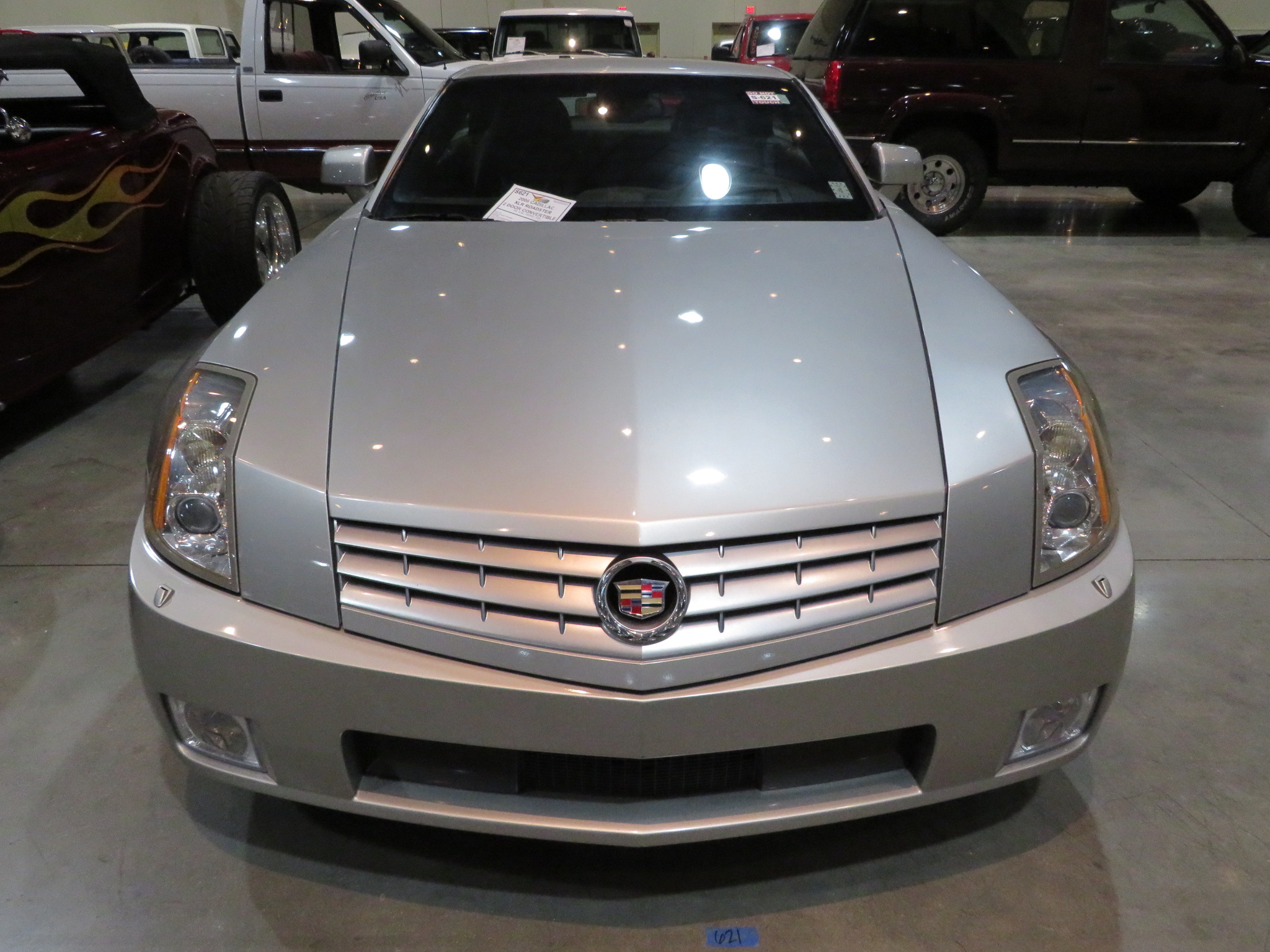 3rd Image of a 2006 CADILLAC XLR ROADSTER