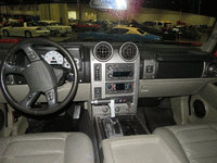 Image 6 of 12 of a 2003 HUMMER H2 3/4 TON