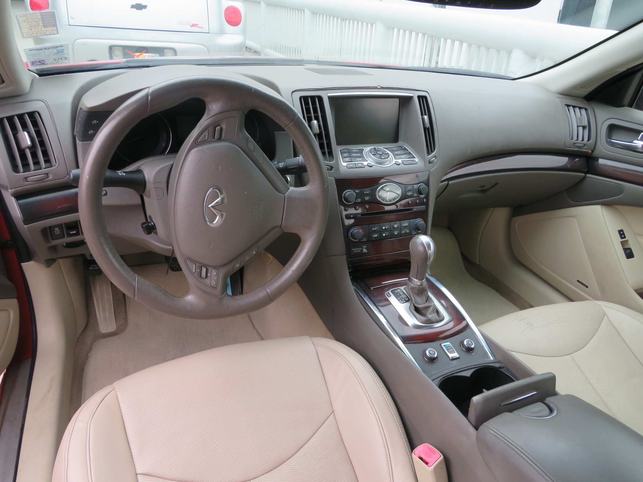 5th Image of a 2012 INFINITI G37 SPORT