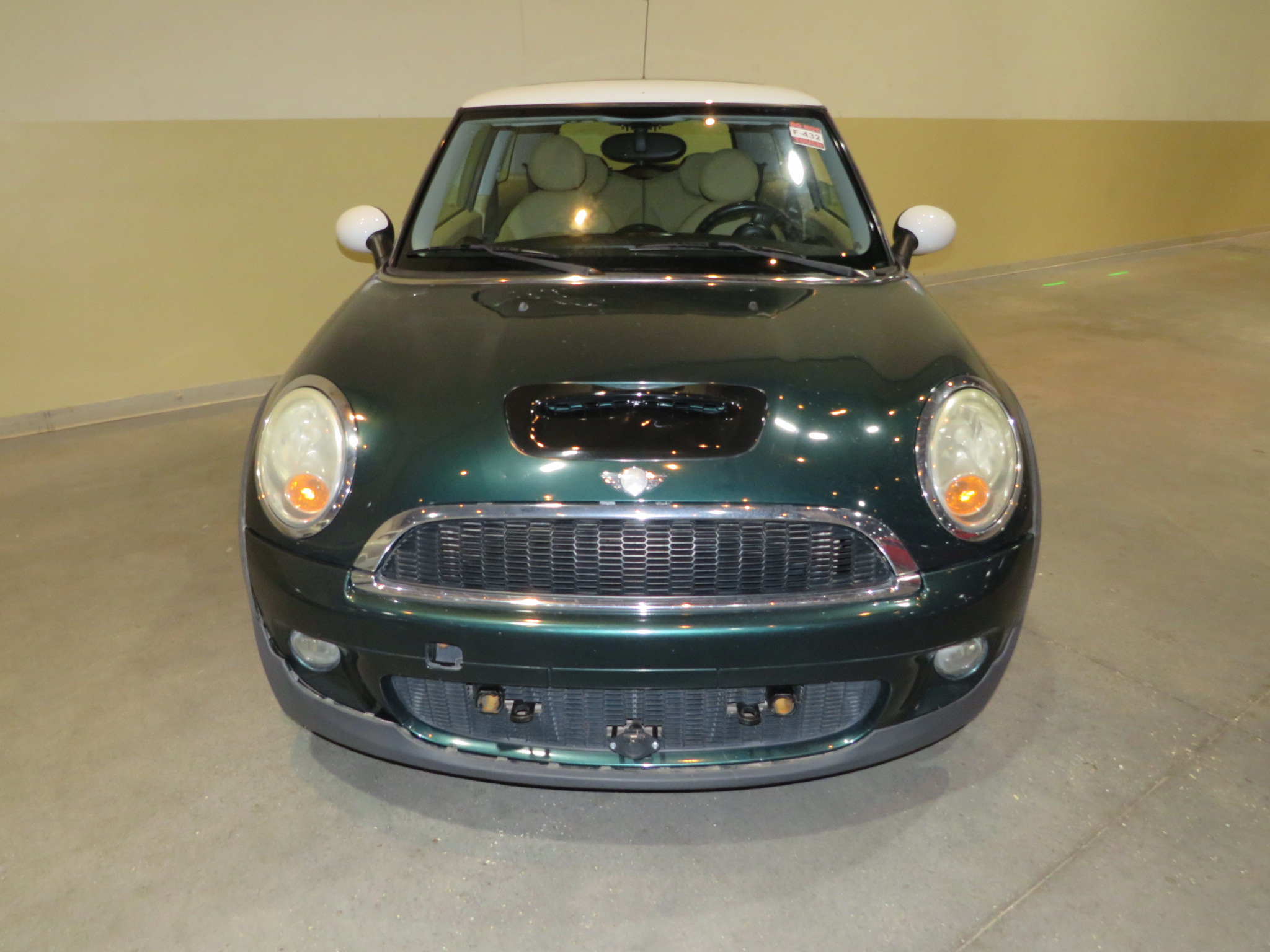 2nd Image of a 2009 MINI COOPER S