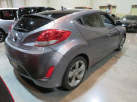 Image 2 of 12 of a 2012 HYUNDAI VELOSTER