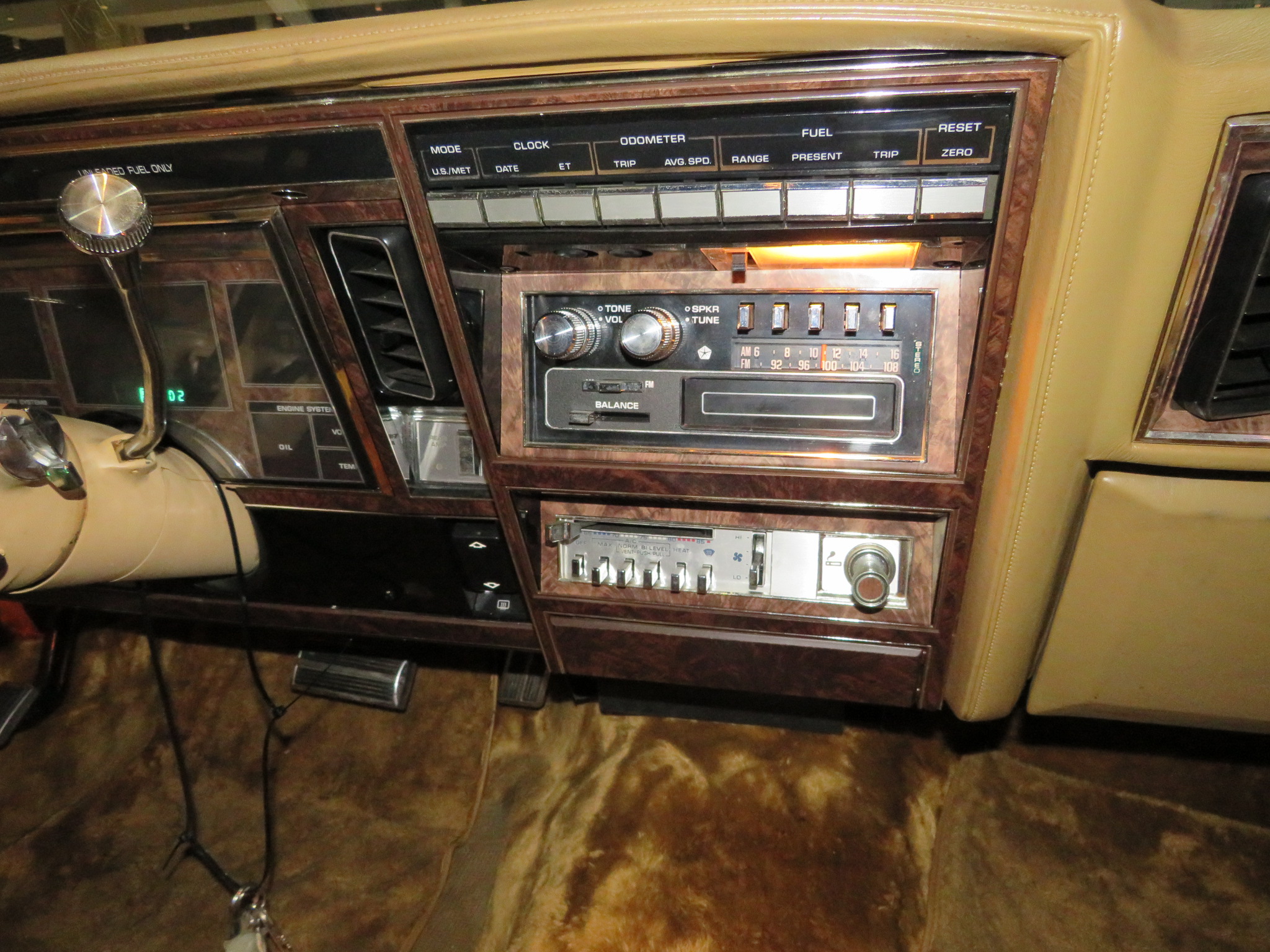 8th Image of a 1981 CHRYSLER IMPERIAL LUXURY