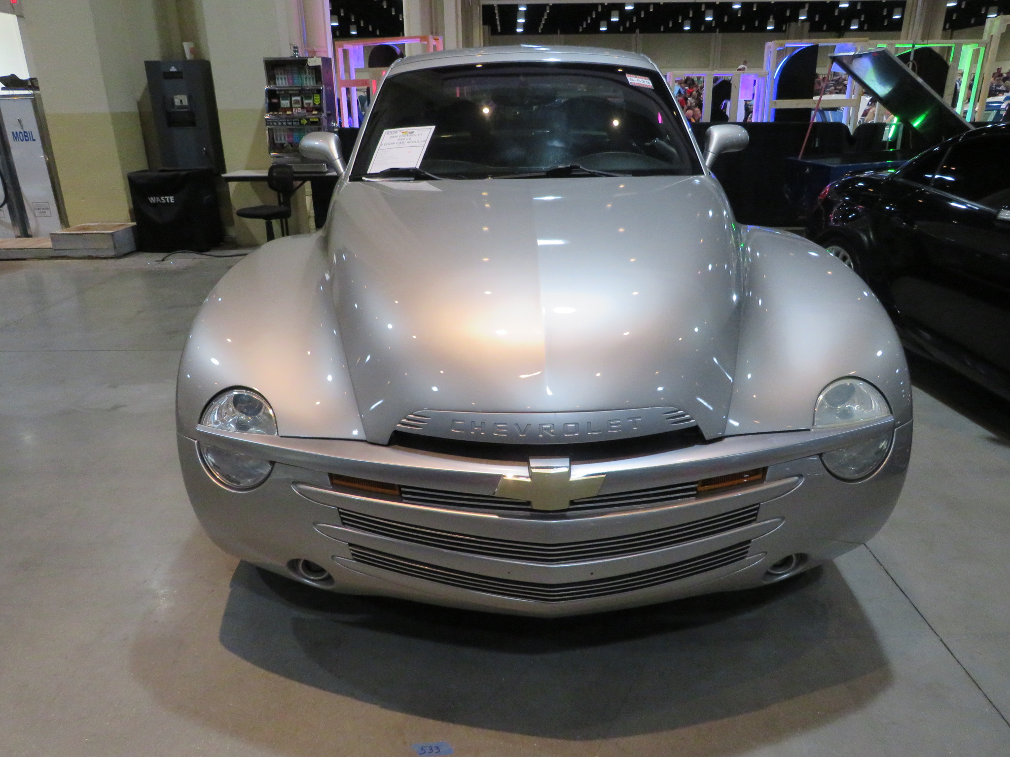 3rd Image of a 2004 CHEVROLET SSR LS