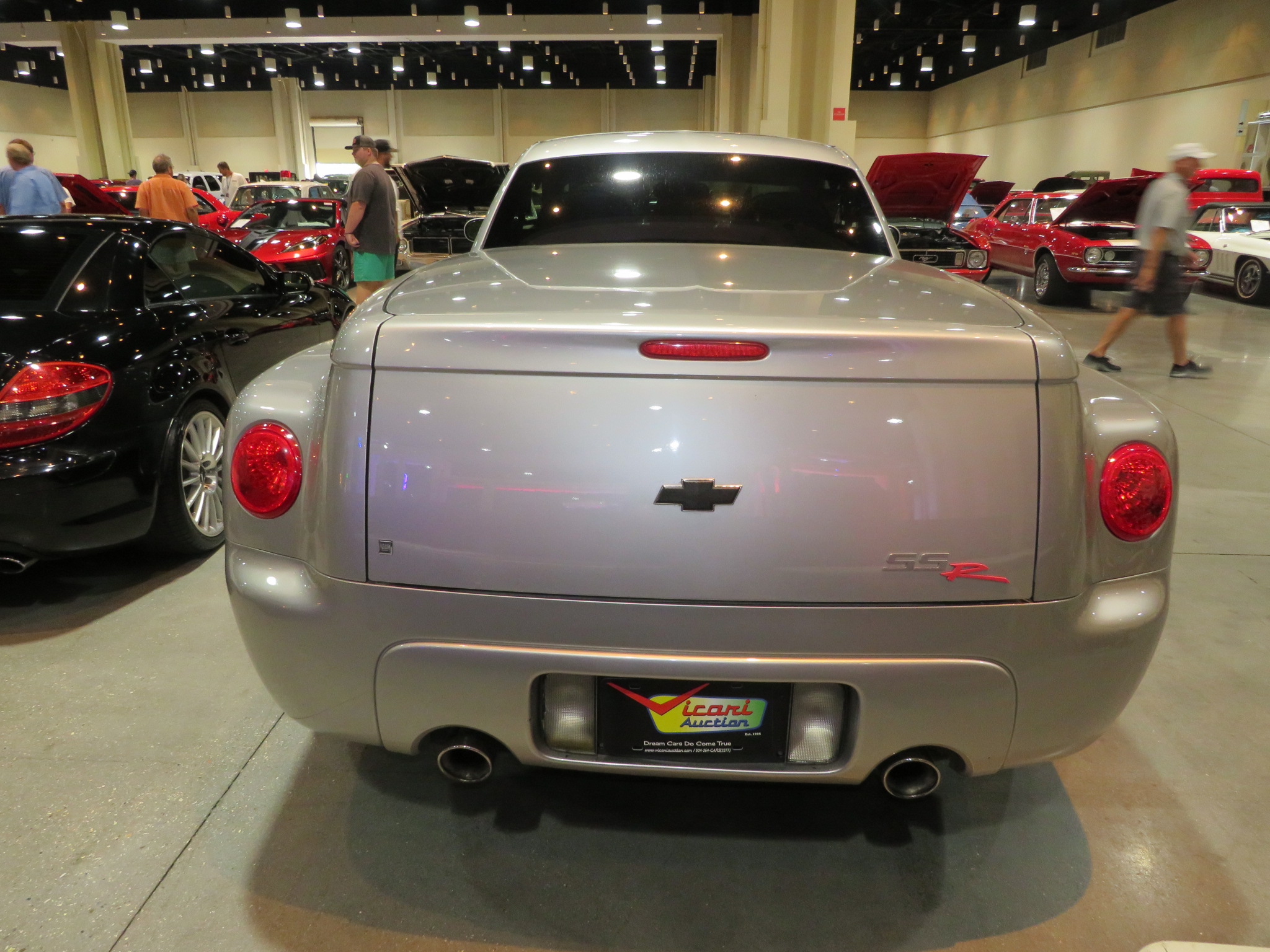 4th Image of a 2004 CHEVROLET SSR LS