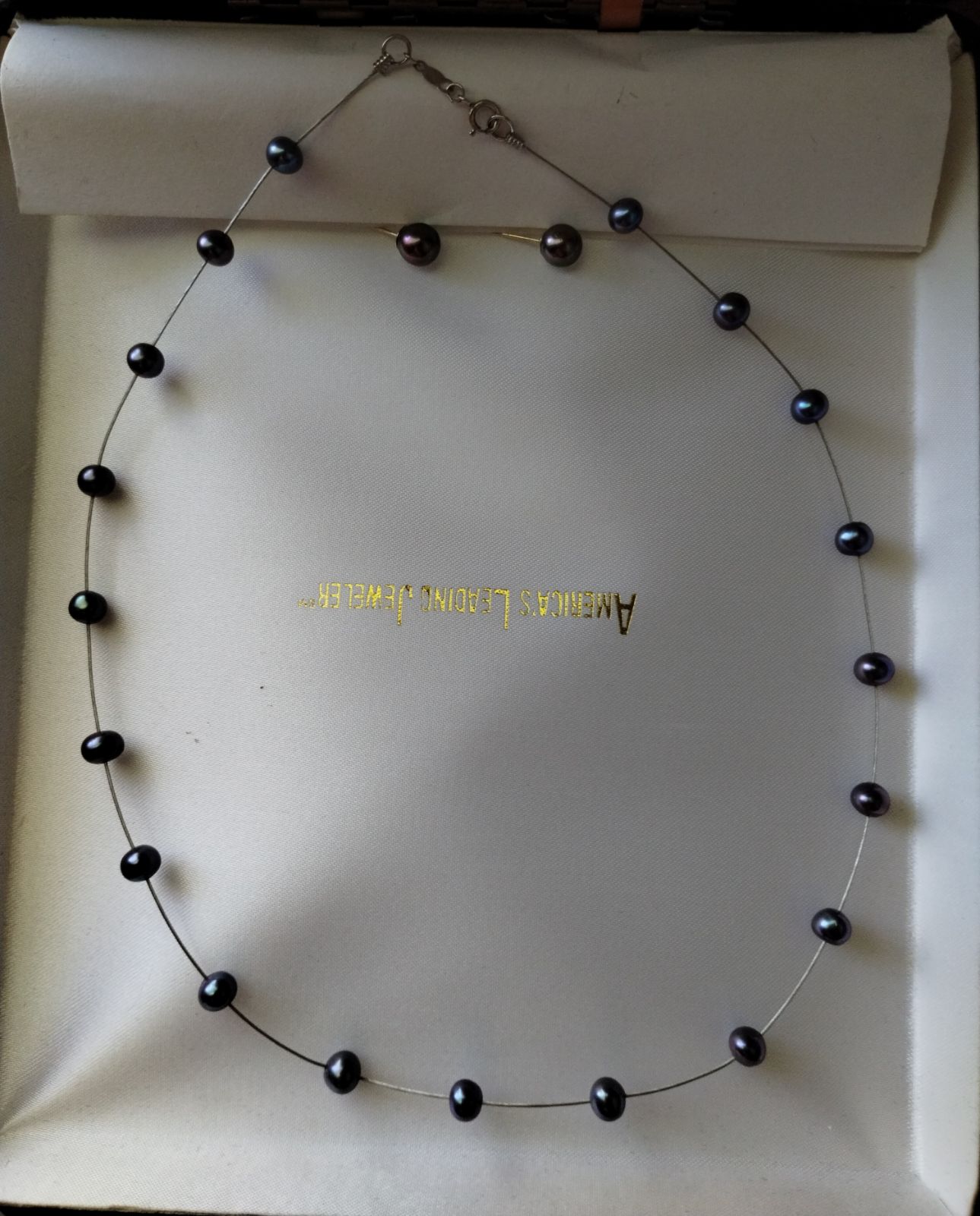 0th Image of a N/A BLACK PEARL NECKLACE AND EARRINGS